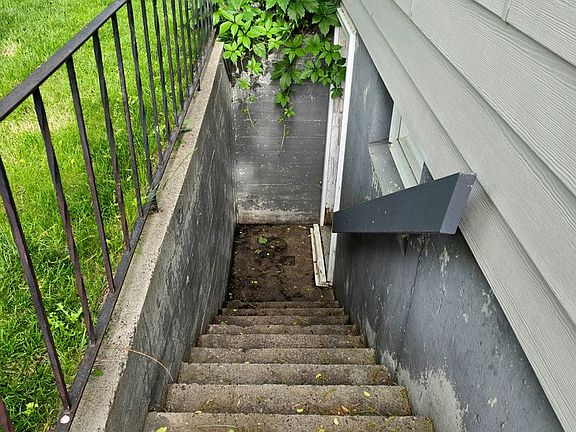 2nd image of 1621 10th St W