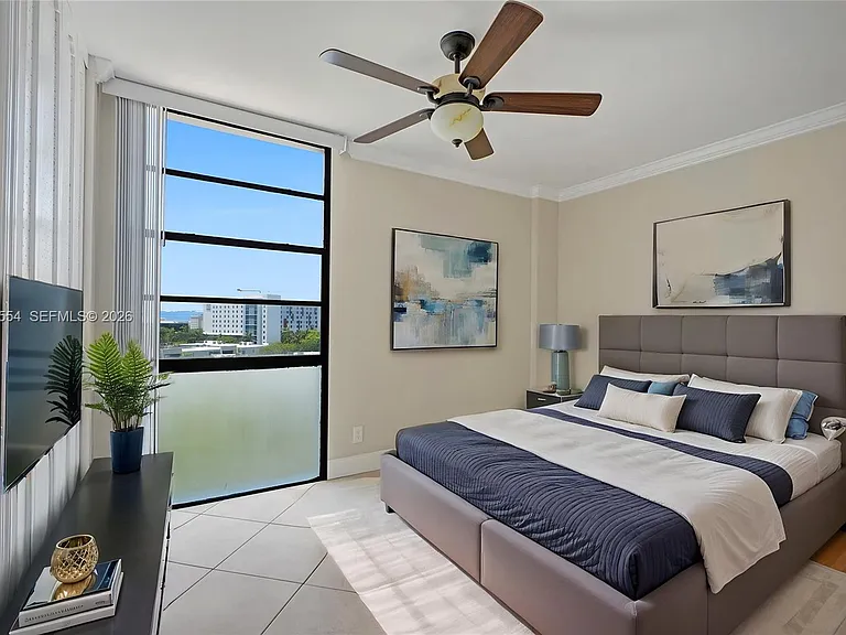 20400 W Country Club Dr #812 — Photo 4