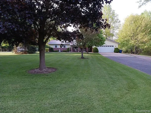 11090 Baldwin Rd, Chesaning, MI 48616