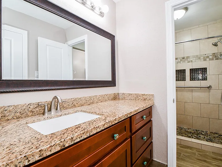 13910 Bonnercrest Dr — Photo 13
