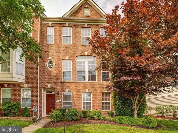 2722 Wakewater Way, Woodbridge, VA 22191