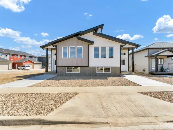19 W Somerside Gate SE, Medicine Hat, AB T1B 0M1