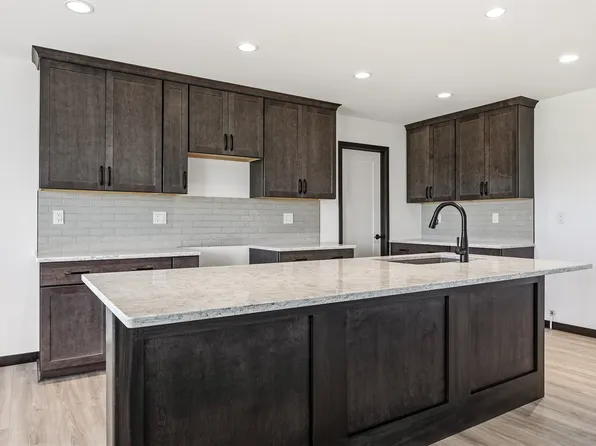 3008 Teton St SW, Cedar Rapids, IA 52404