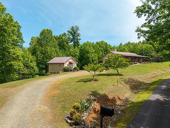 3rd image of 971 White Oak Dr