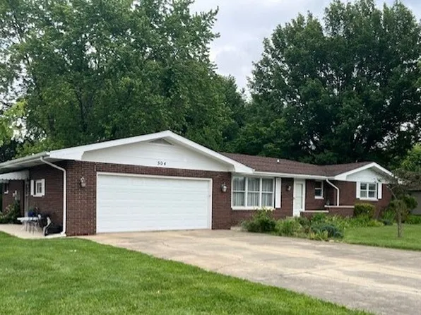 304 W Cedar Ave, Effingham, IL 62401