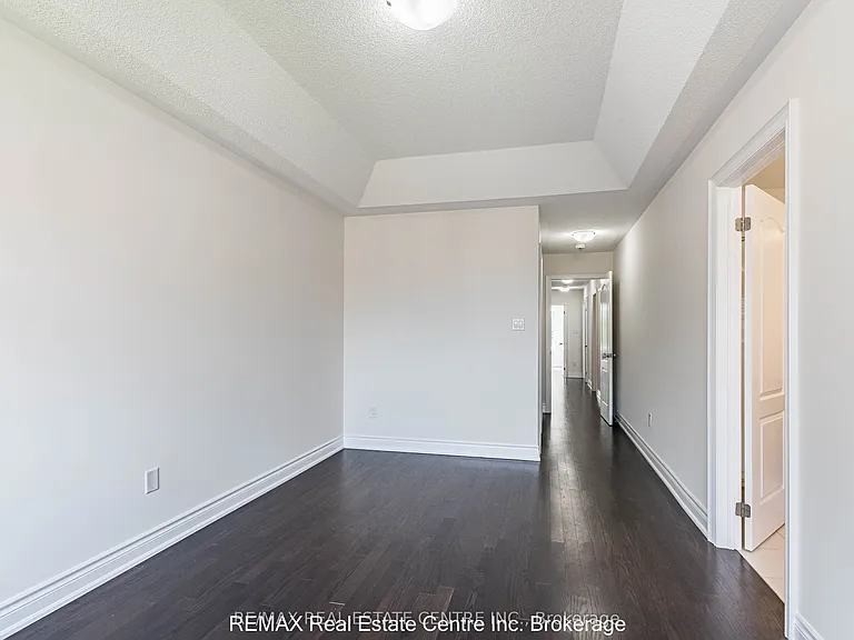 27 Lady Evelyn Cres — Photo 23