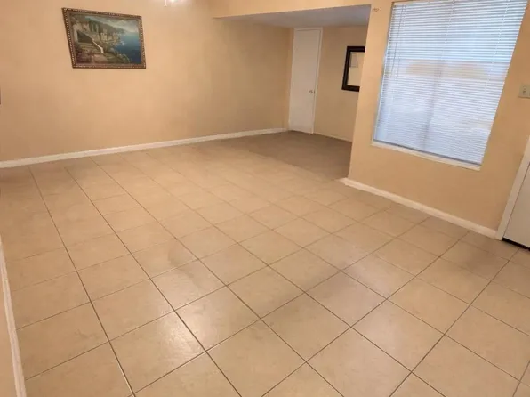 781 Country Place Dr APT 1073, Houston, TX 77079