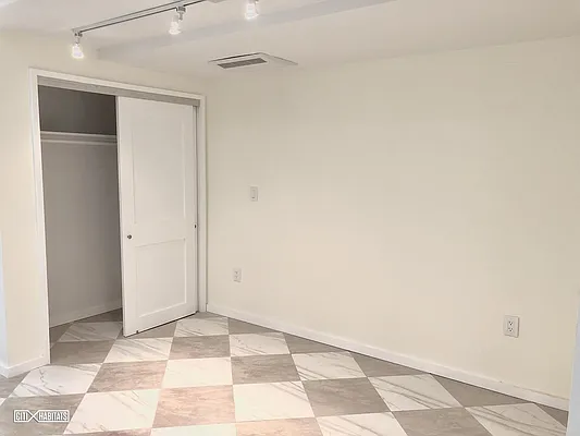 Rented by Citi Habitats | media 10