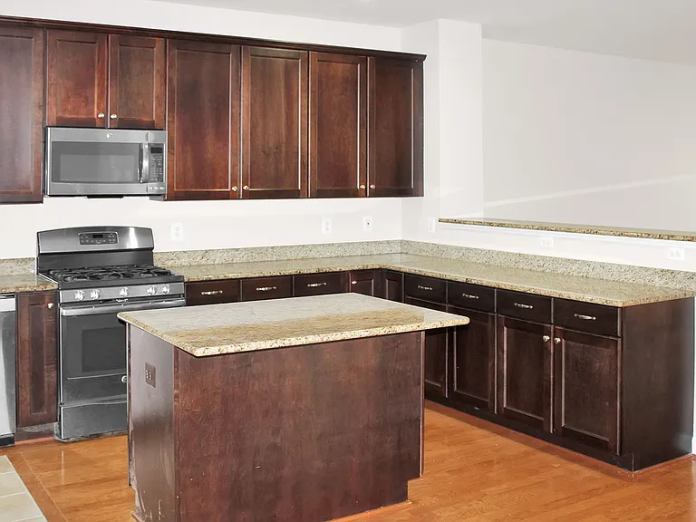 1616 Kempton Pl — Photo 4