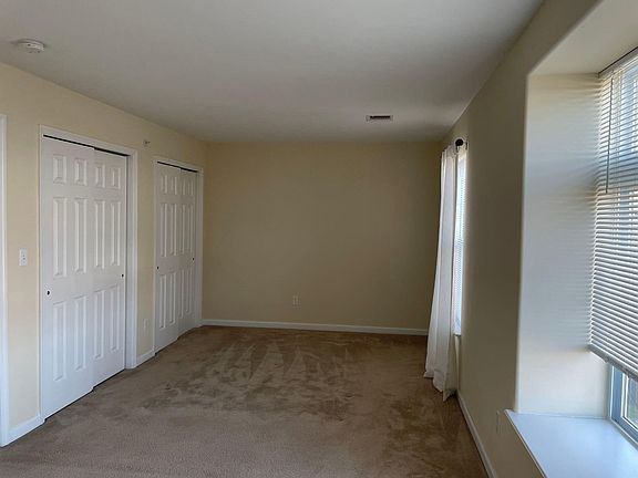 Oversize bedroom with 3 huge closets