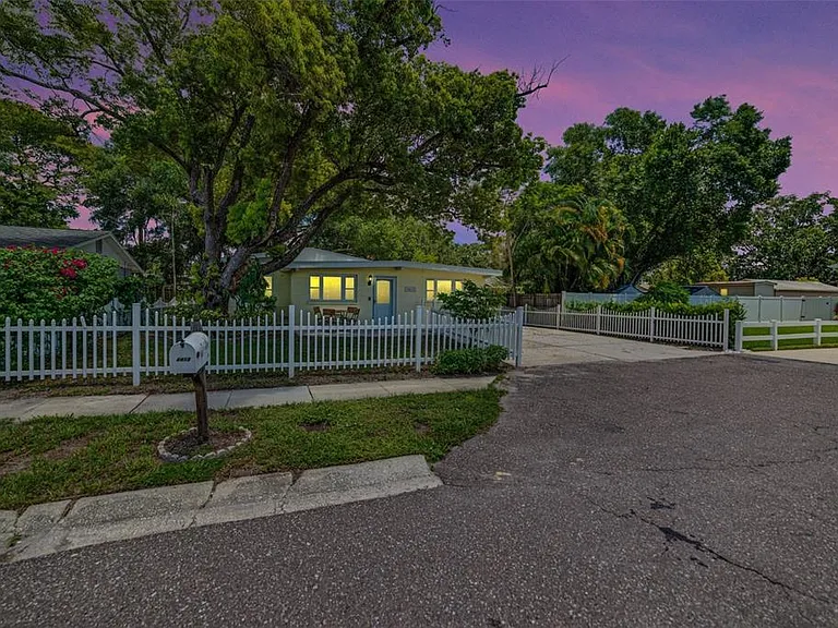 4413 W Rogers Ave — Photo 34
