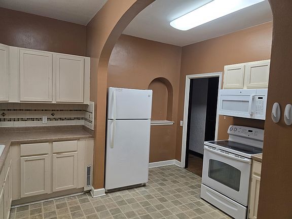 4th image of 838 Prairie Ave