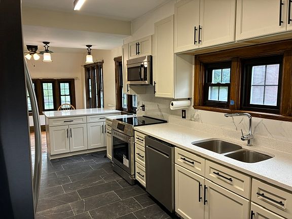 3rd image of 358 State St