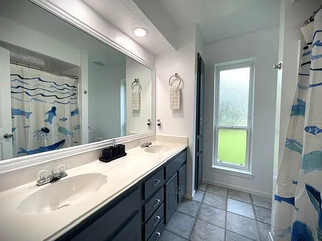 15523 Pensgate St — Photo 12