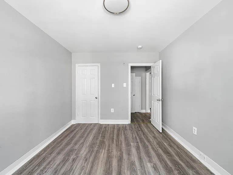 Griscom Apartments — Photo 6