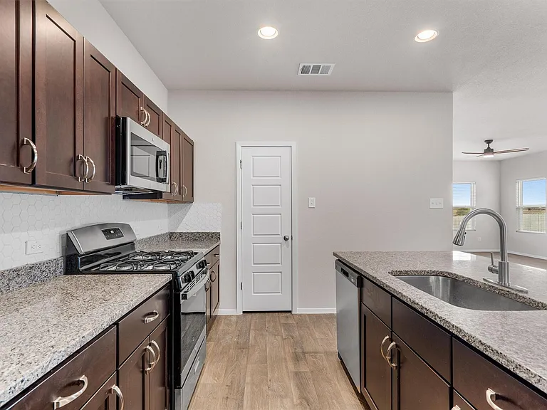 110 Keltic Dr — Photo 12