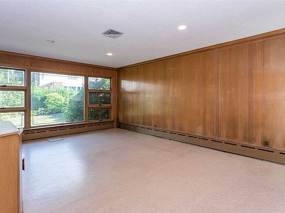 5th image of 651 Lakeview Ave