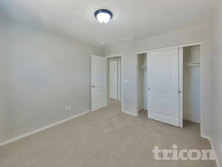 31333 N Cavalier Dr — Photo 12