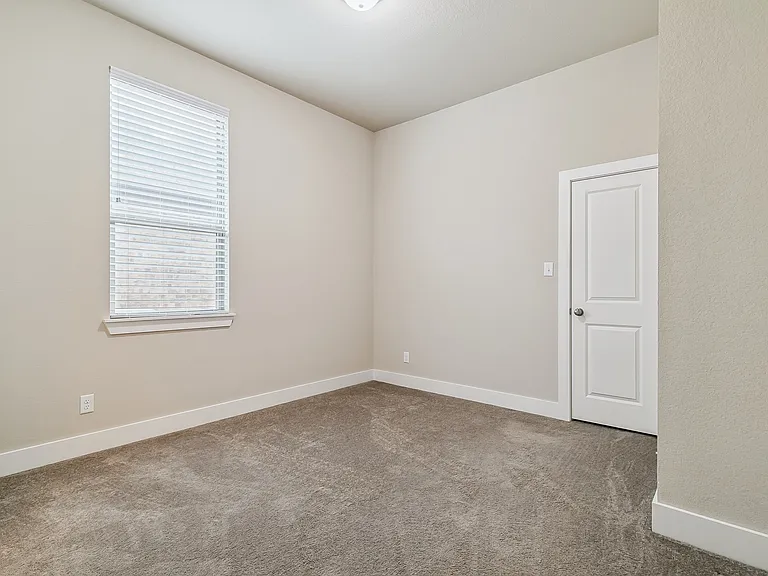 2508 Sanders Ct — Photo 21