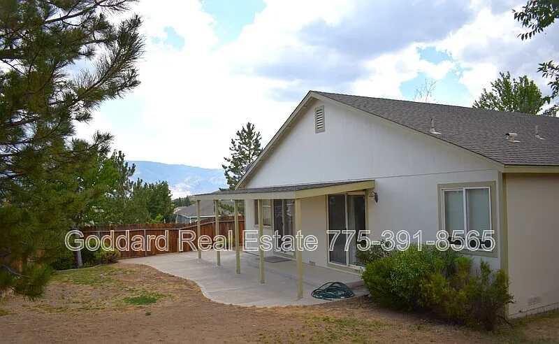 4 bed, 2.0 bath, 1877 sqft, $2,950 — Photo 2