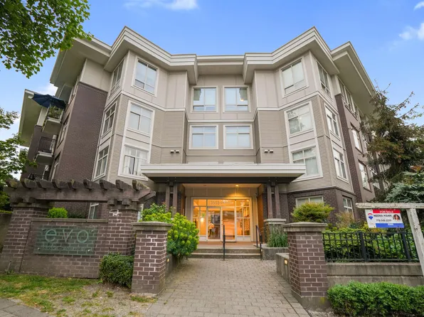 13555 Gateway Dr #211, Surrey, BC V3T 0B5