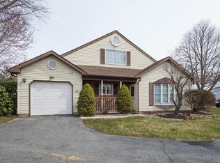 15 Edgeware Close #1000, Freehold, NJ 07728