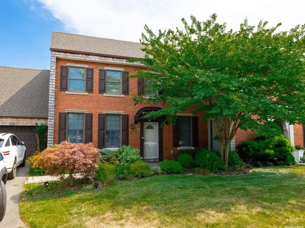 204 Captains Way #206, Bay Shore, NY 11706