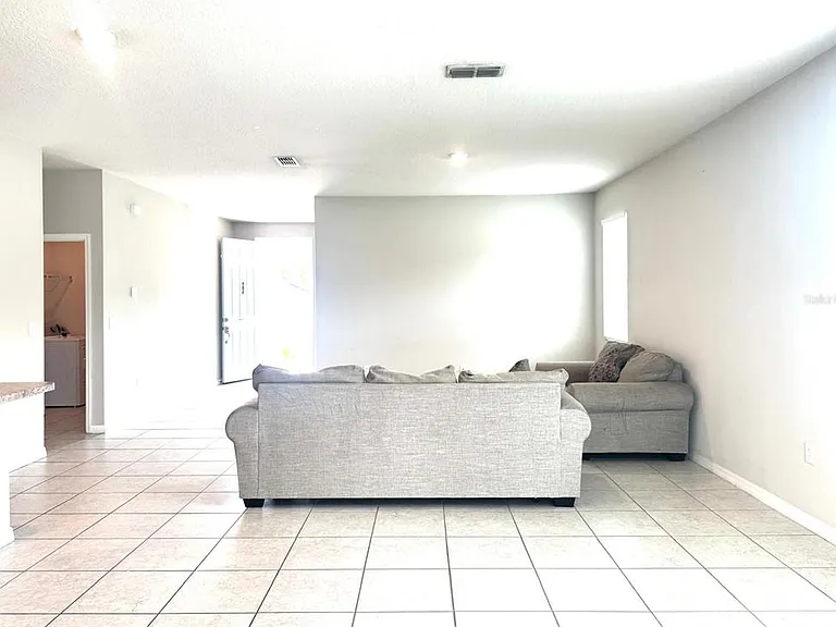 863 Hudson Valley Dr — Photo 7
