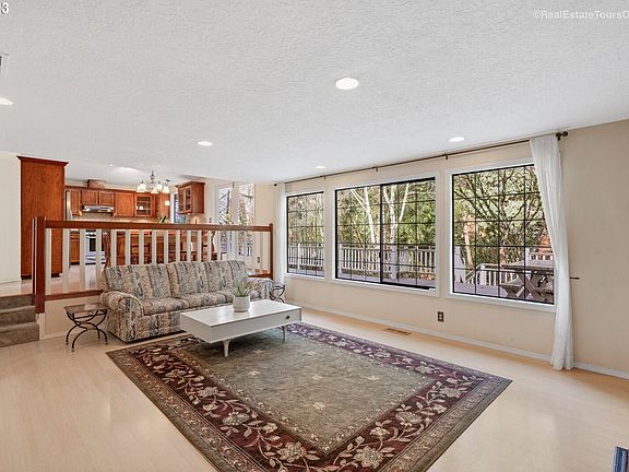 5th image of 8415 SE Clatsop Ct