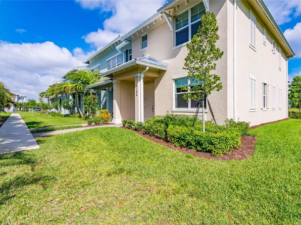 4144 Greenway Dr, Hollywood, FL 33021