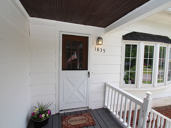 3rd image of 1835 Livingston St