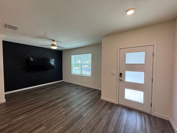 4th image of 77 Myrtle St