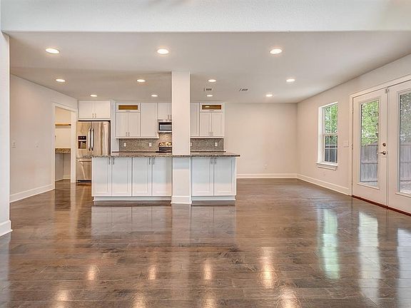 3rd image of 1016 Scenic Hills Dr