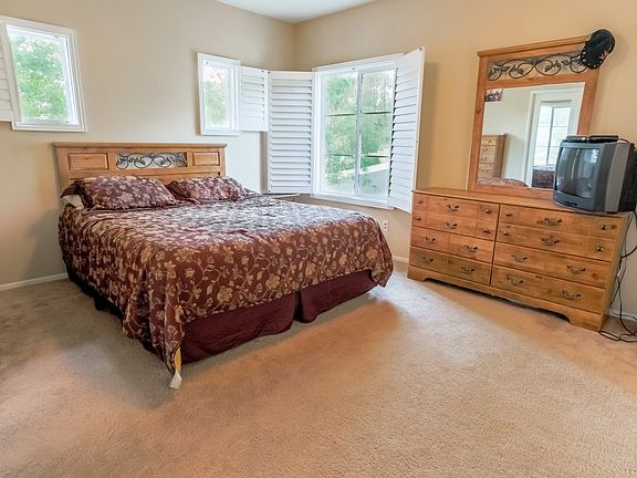 5th image of 28005 Dickason Dr