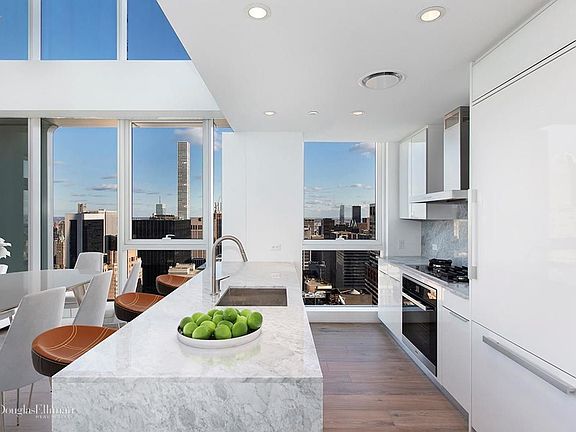 4th image of 242 W 53rd St Frnt 2