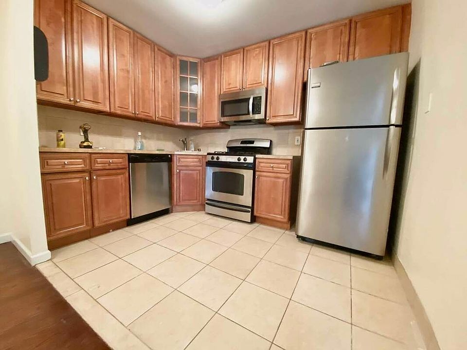 1st image of 30-06 Hobart St #2A