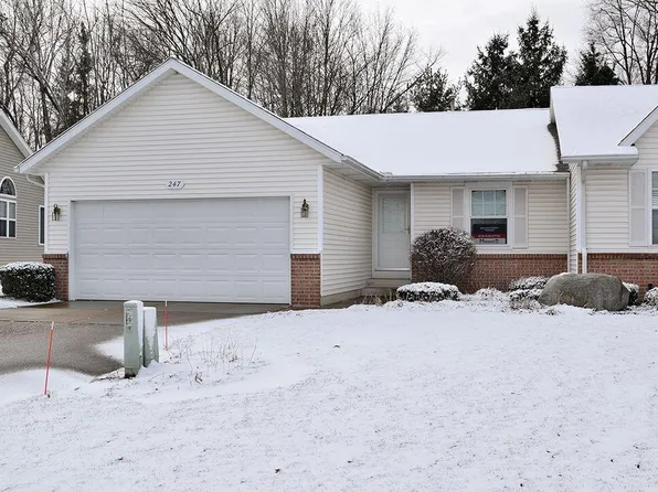 247 Timber Creek Cir NW, Comstock Park, MI 49321