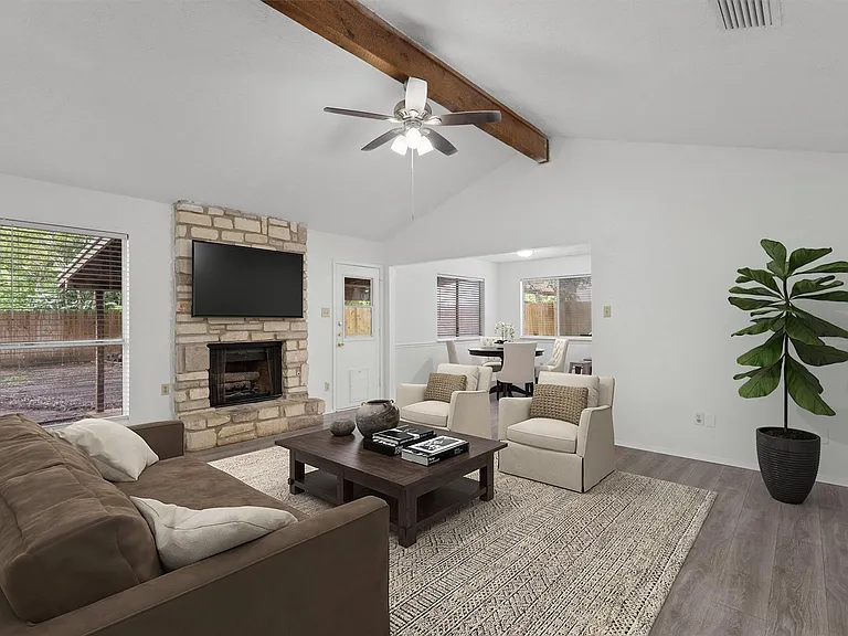 701 Riverwood Dr — Photo 6