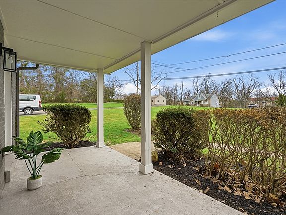4th image of 2446 Willowbrook Rd
