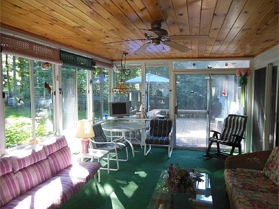 5th image of 324 Moonlight Dr
