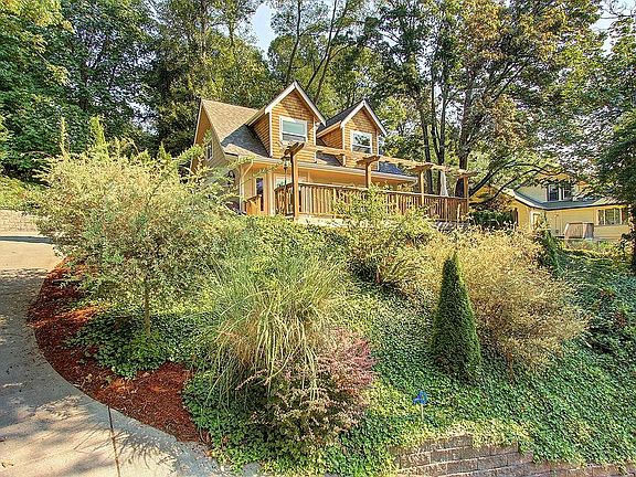 4th image of 4256 Lake Washington Blvd SE