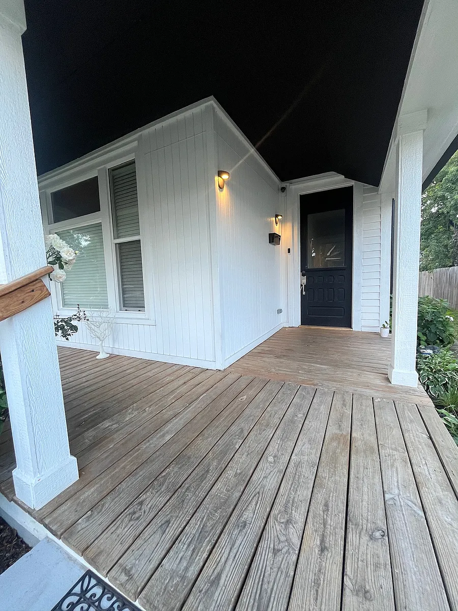 Front porch - 36 S Dearborn St