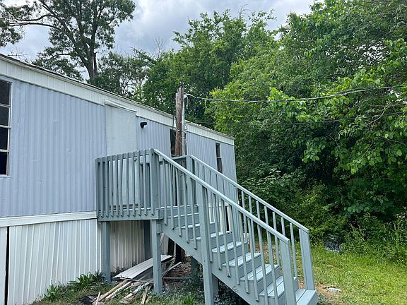 3rd image of 103 Stephanie Ct