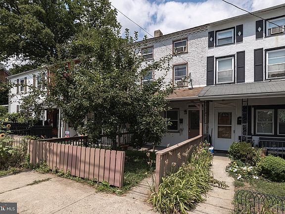 3rd image of 329 E Linden St