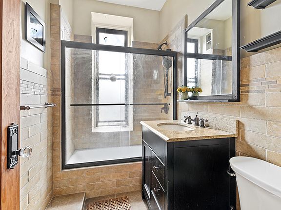 4th image of 135 W 79th St APT 4C