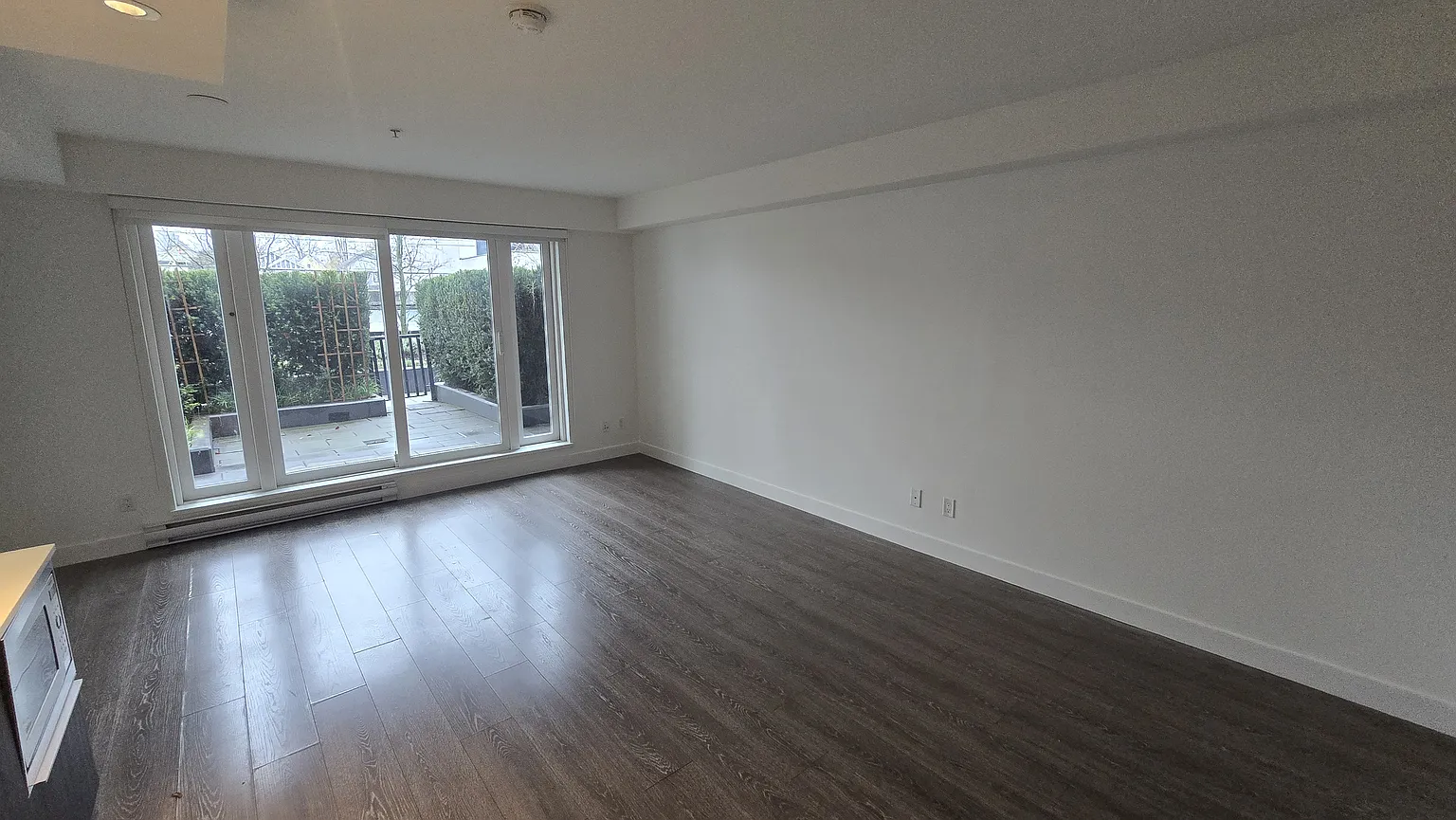 1588 Hastings St E #202 photo 1