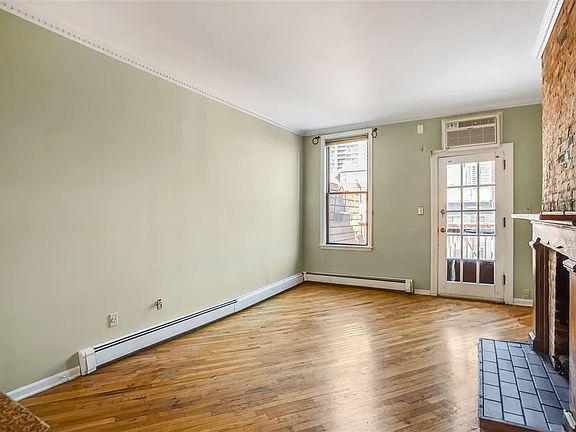 4th image of 130 Sussex St APT 4C