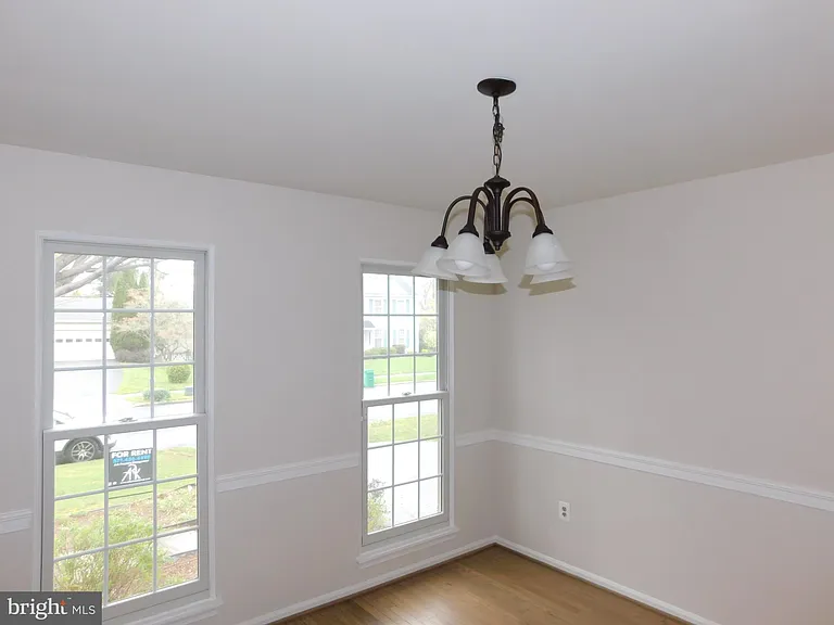 916 Pointer Ridge Dr — Photo 7