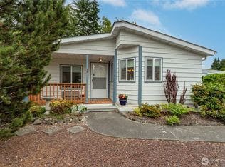 111 NE Saturn Ln, Bremerton, WA 98311