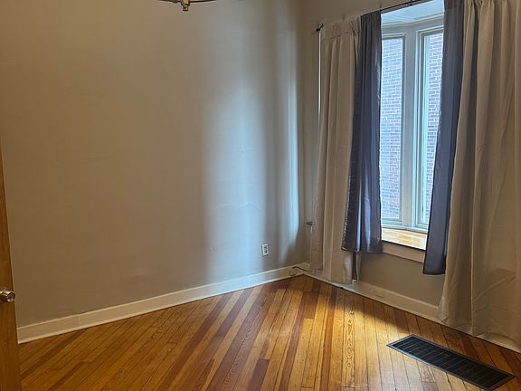 4th image of 2816 Michigan Ave
